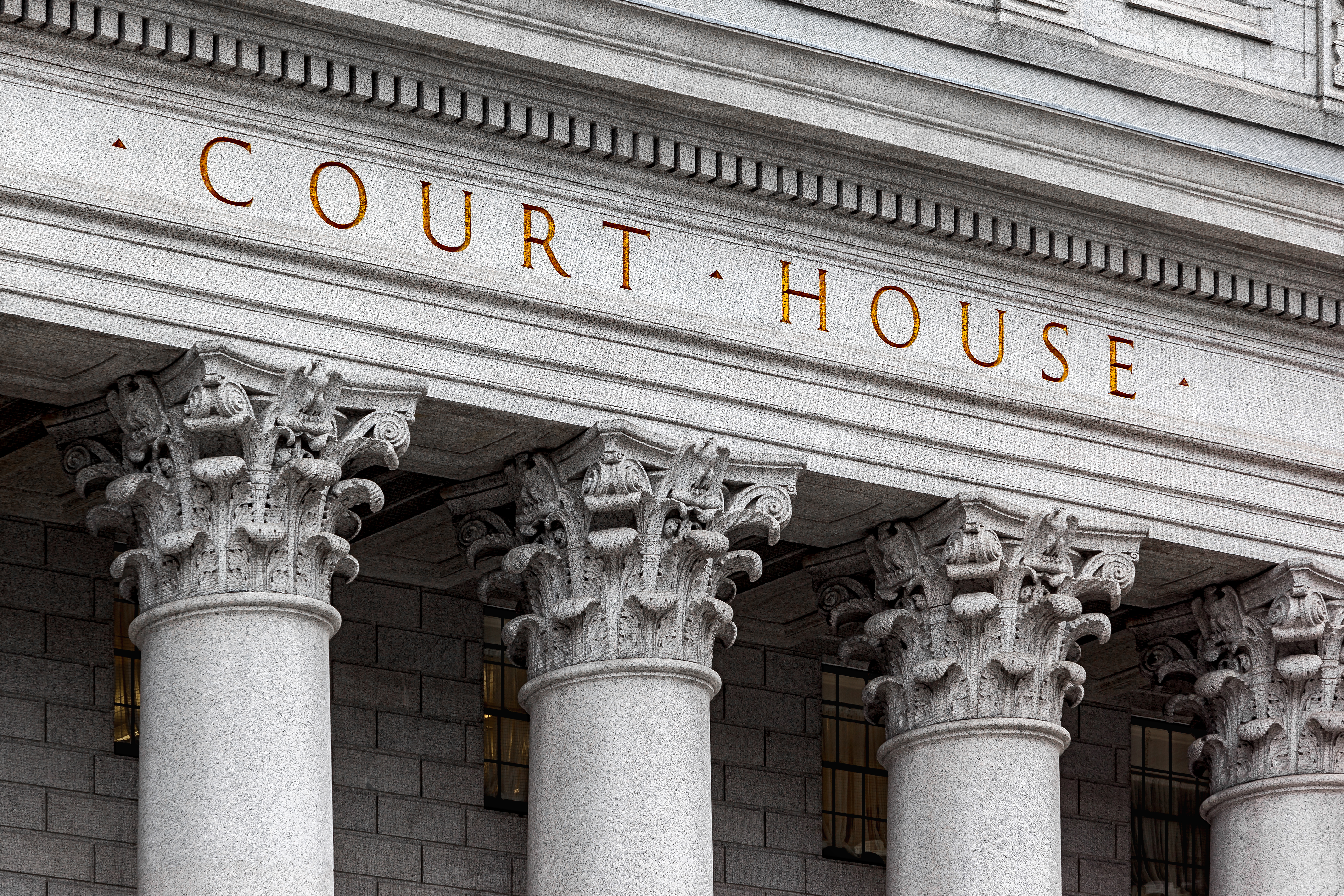 Photo of the exterior of a courthouse 