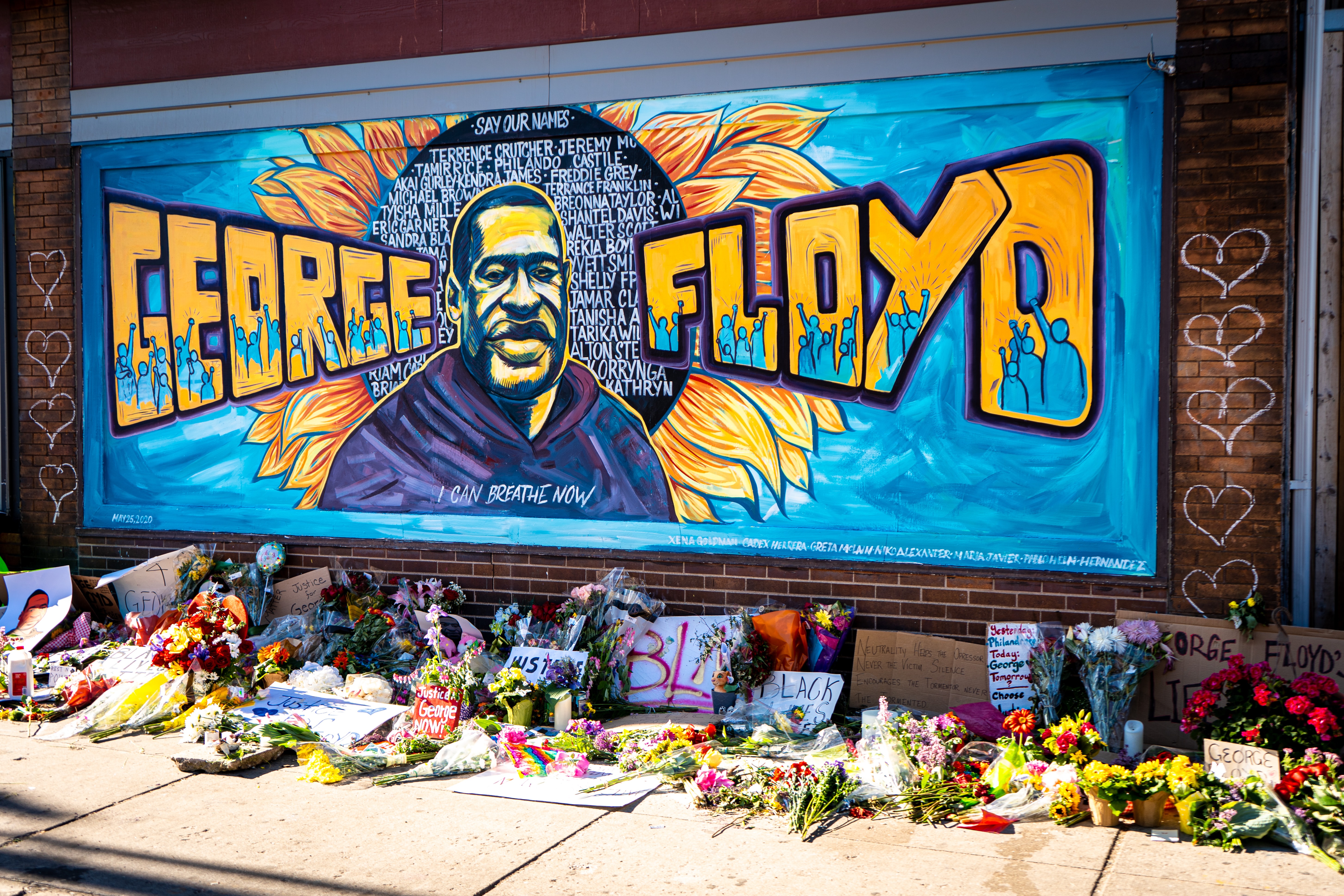George Floyd memorial mural
